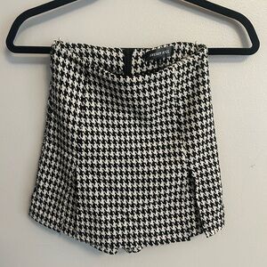 Black and White Skort